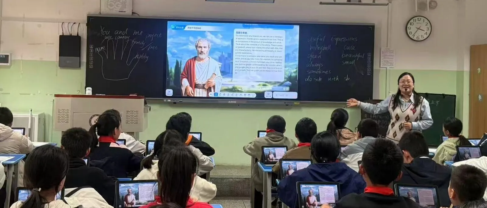 A class at Yancheng Foreign Language School, every student working on a tablet